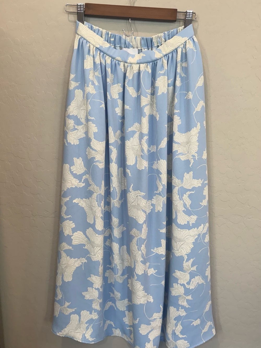 🇺🇸Nordstrom Light Blue and White Floral Maxi Skirt🇺🇸